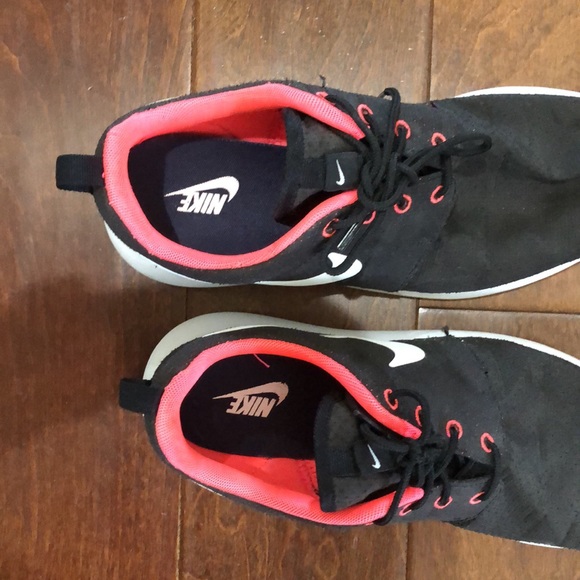 Nike Roshe - Picture 3 of 5